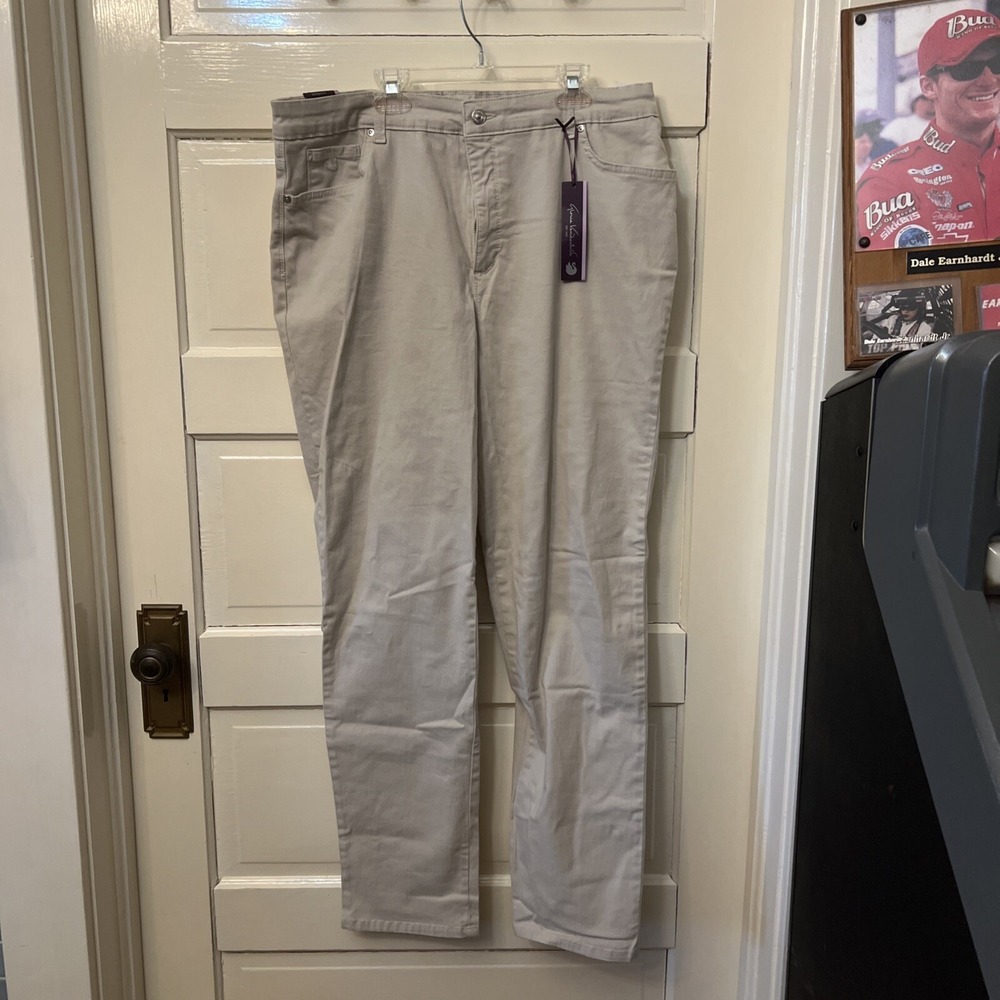 NWT Gloria Vanderbilt Amanda 2.0 Heritage Slim Leg Jeans Women 16 AVG Wheat